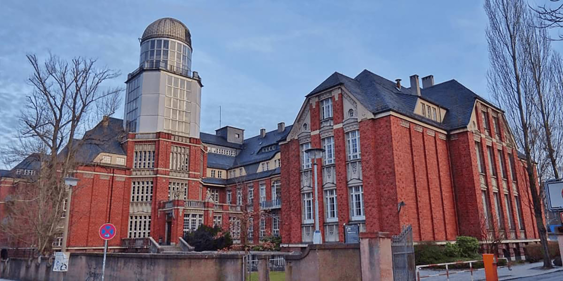 TECHNISCHE UNIVERSITAET DRESDENTUD BIM4EEB